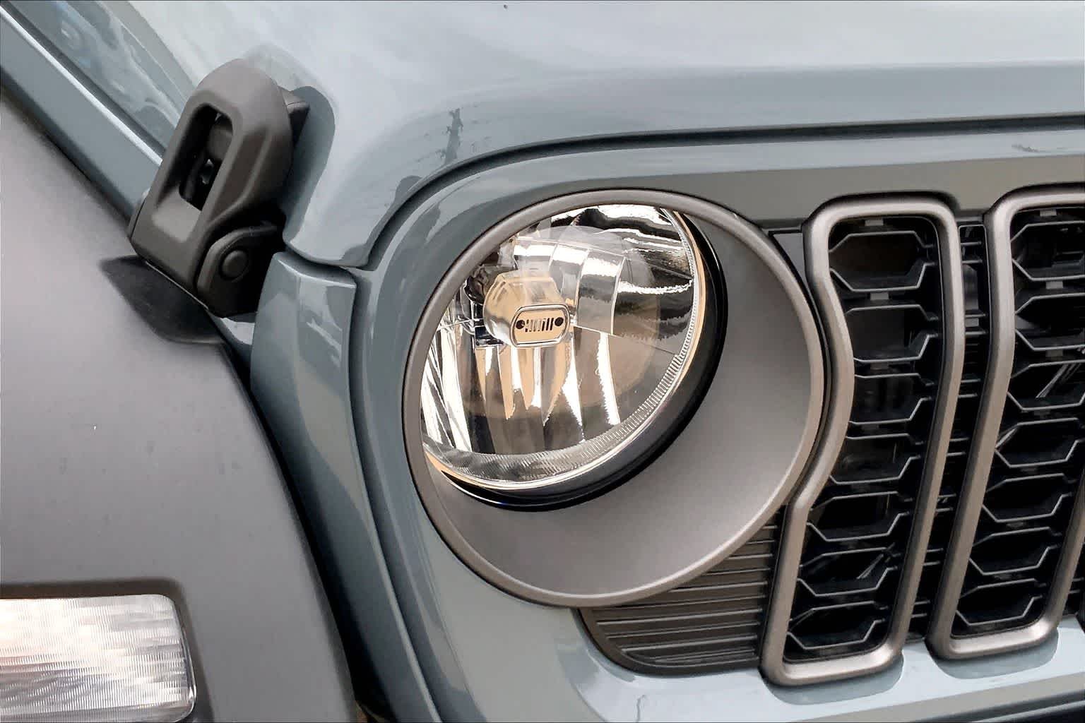 New 2026 Anvil Clear-Coat Exterior Paint Jeep Sport image 13
