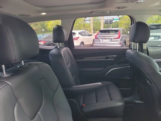 Used 2021 White Kia SX image 34