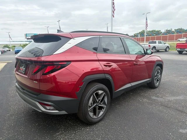 Used 2025 Red Hyundai SEL image 3