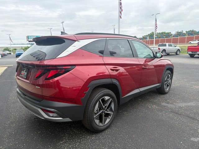 Used 2025 Red Hyundai SEL image 3