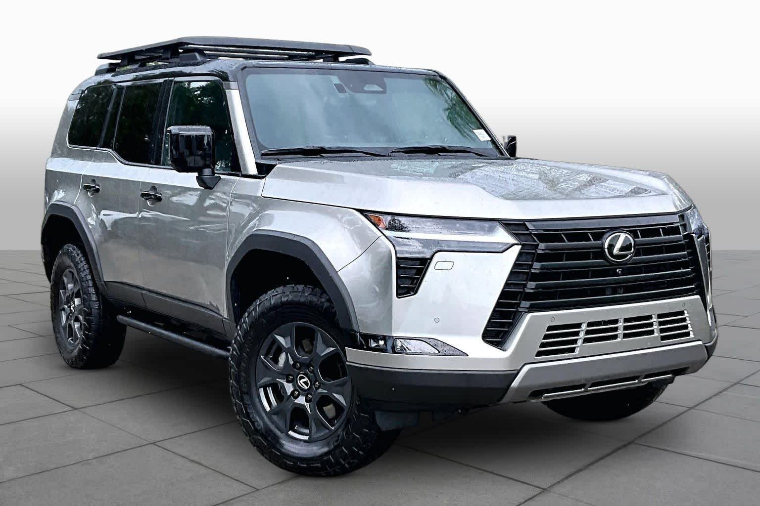 Used 2025 Atomic Silver/Black Roof Lexus Overtrail+ image 3