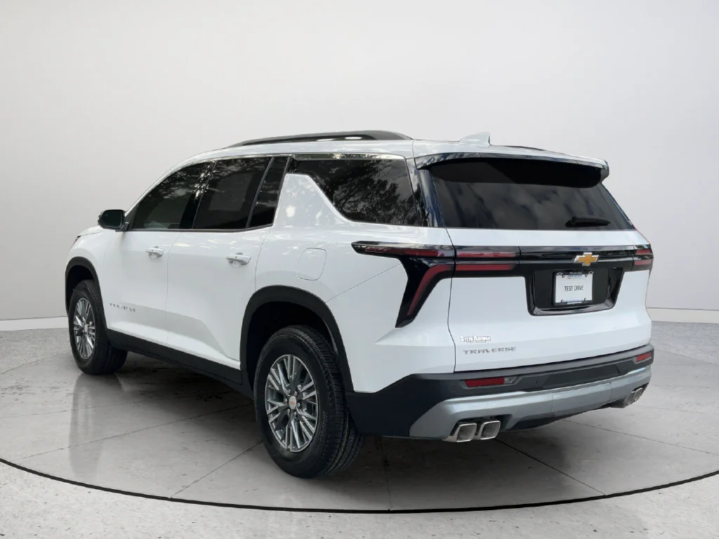 2027 Chevrolet Traverse LT - Photo 7