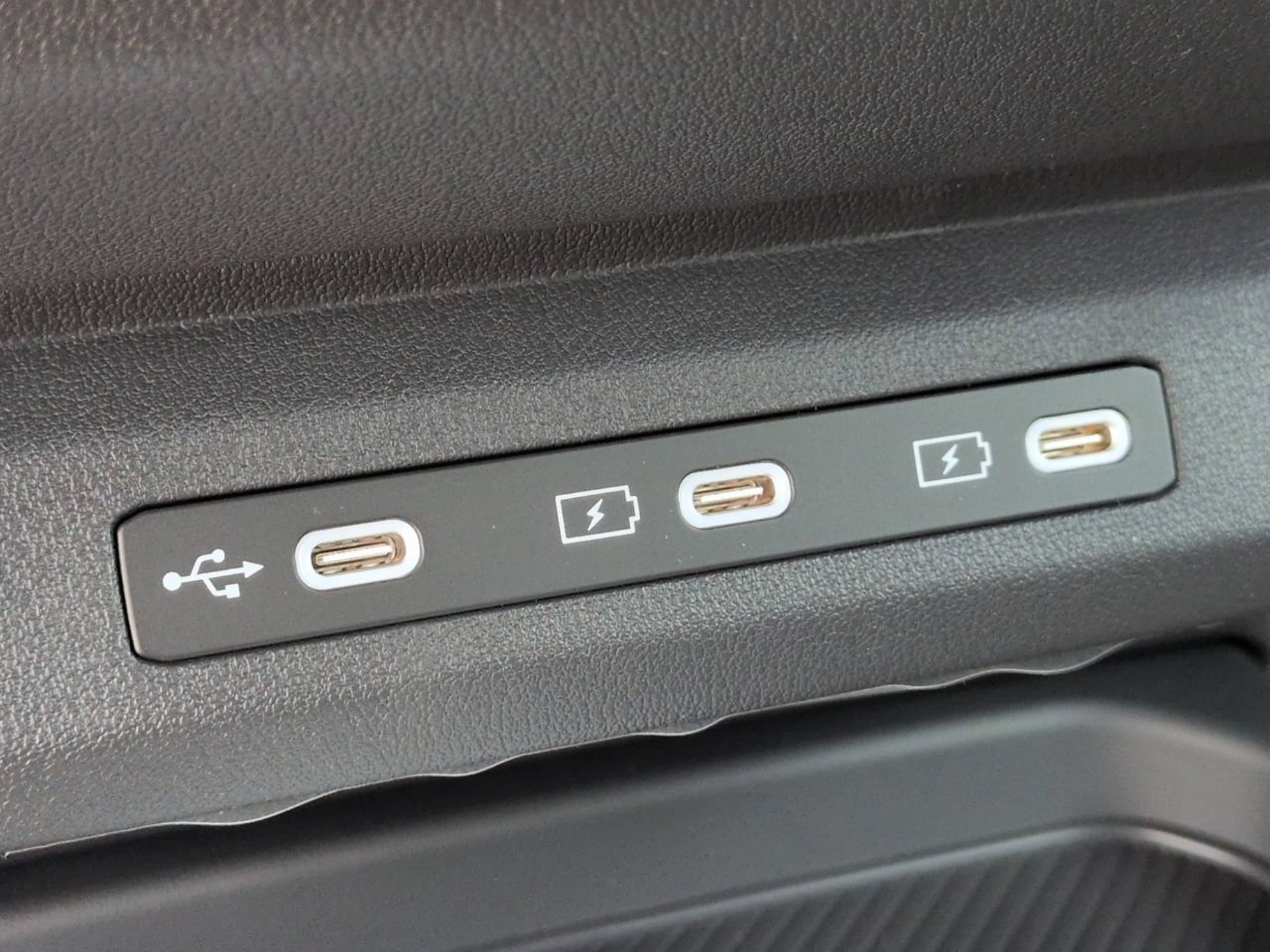 New 2027 Snow White Pearl Kia X-Line S image 24