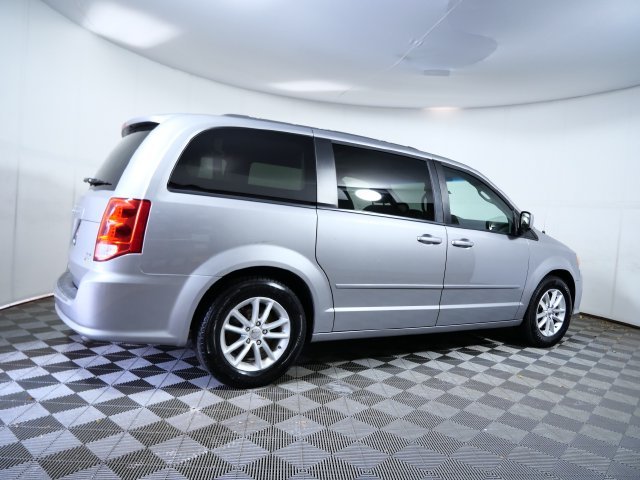 Used 2016 Silver Dodge SXT image 6