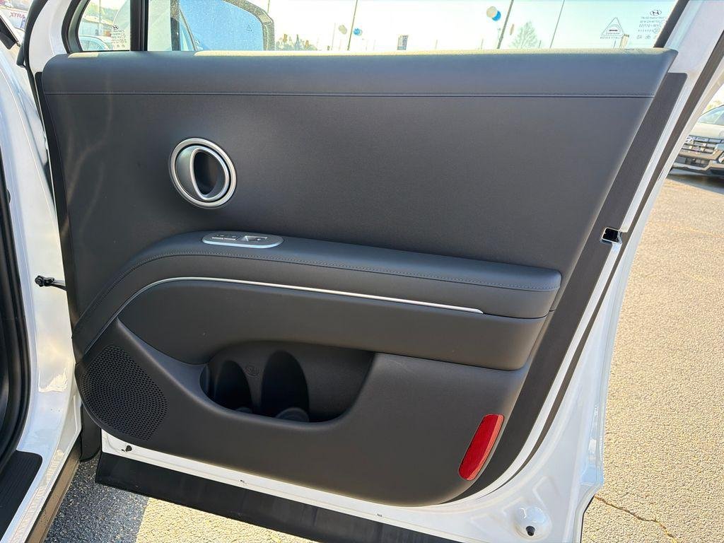 New 2026 White Hyundai SEL FWD image 14