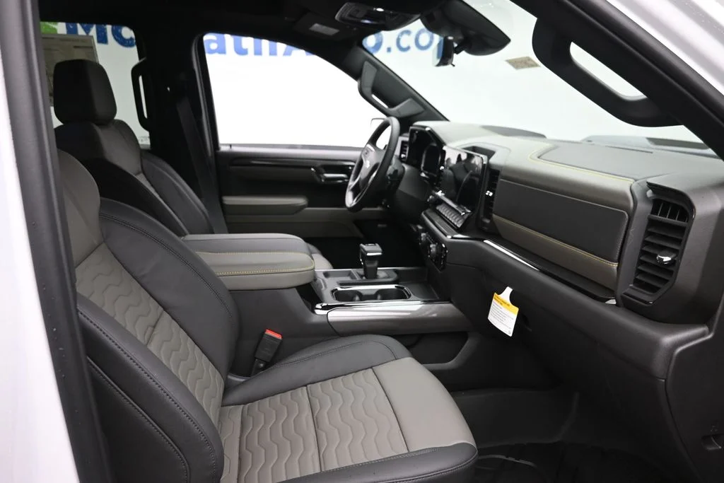 New 2026 White Chevrolet ZR2 image 9