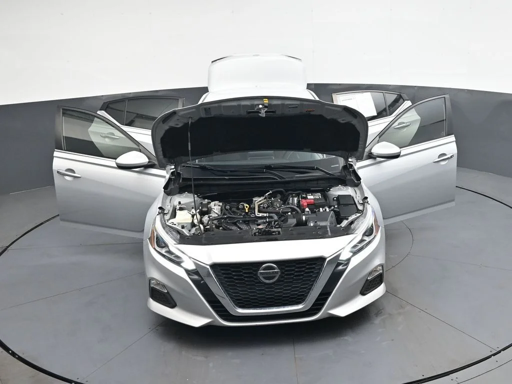 Used 2022 Silver Nissan 2.5 SV image 50
