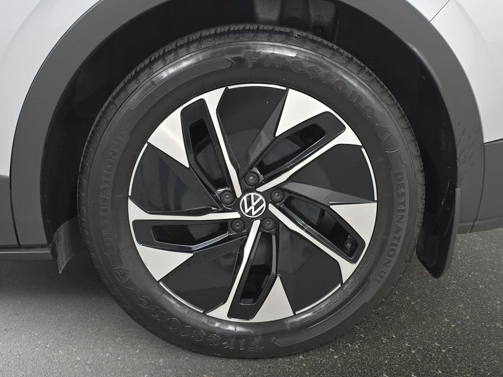 Used 2021 Silver Volkswagen Pro S image 28