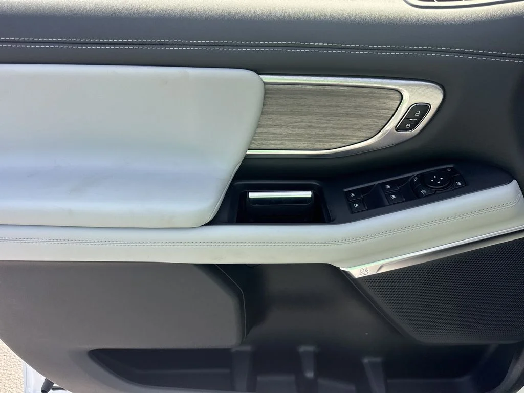 New 2027 White Ford Platinum image 10