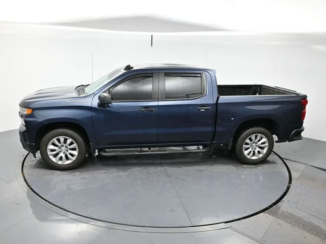 Used 2020 NORTHSKY BLUE METALLIC Chevrolet Custom image 20