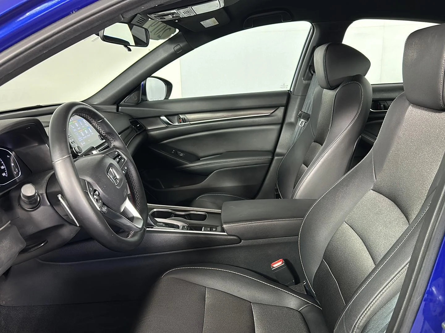 Used 2019 Still Night Pearl Honda Sport image 10