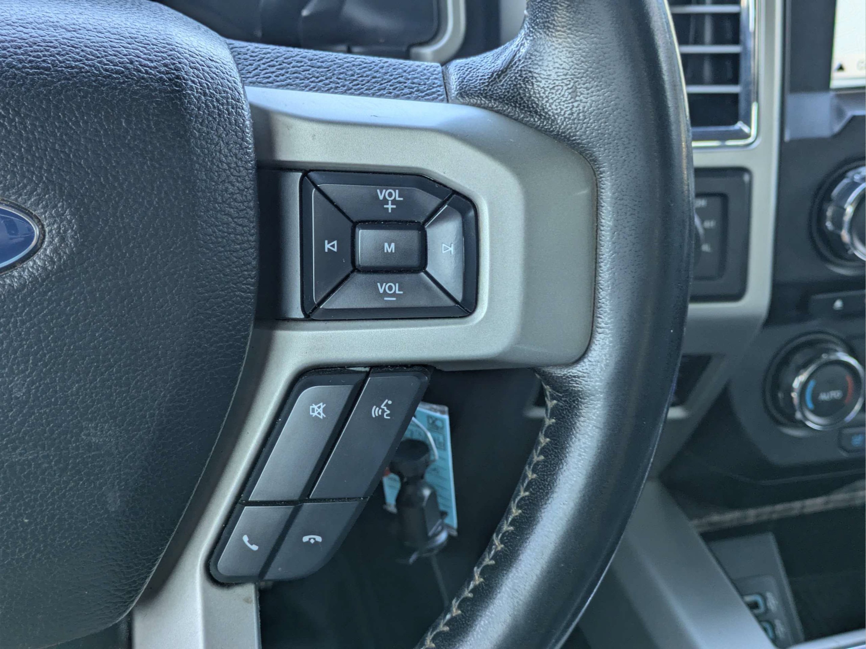 Used 2017 Magnetic Ford Lariat image 25