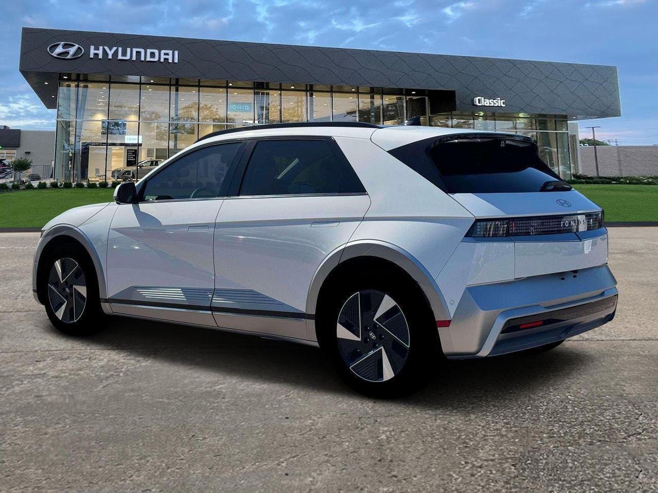 New 2026 Atlas White Hyundai Limited image 4