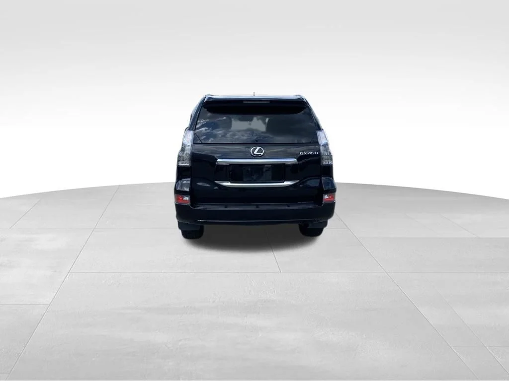 Used 2022 Black Lexus 460 image 4