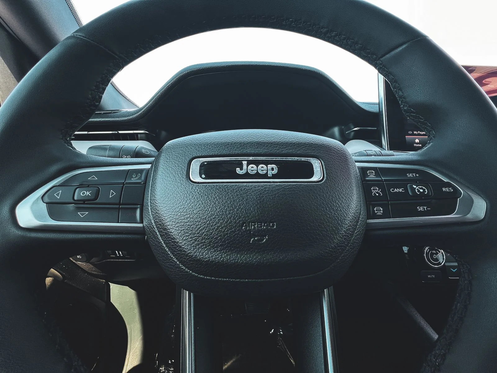 Used 2025 Red Jeep Limited image 29