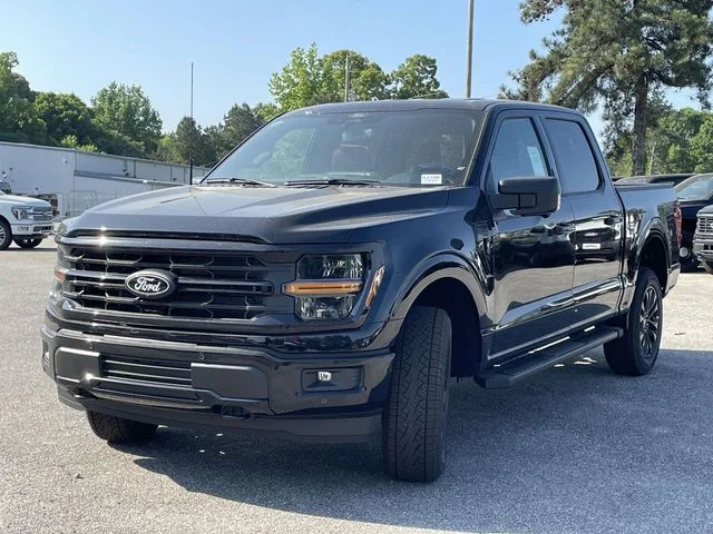 New 2026 Black Ford XLT image 5