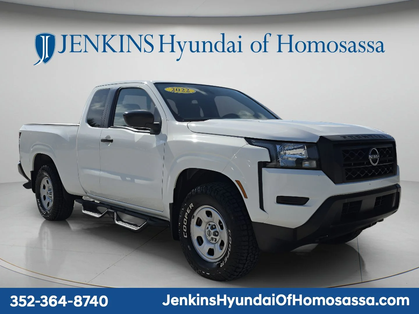 Used 2022 White Nissan S image 12