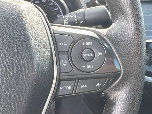 Used 2018 Red Toyota LE image 50