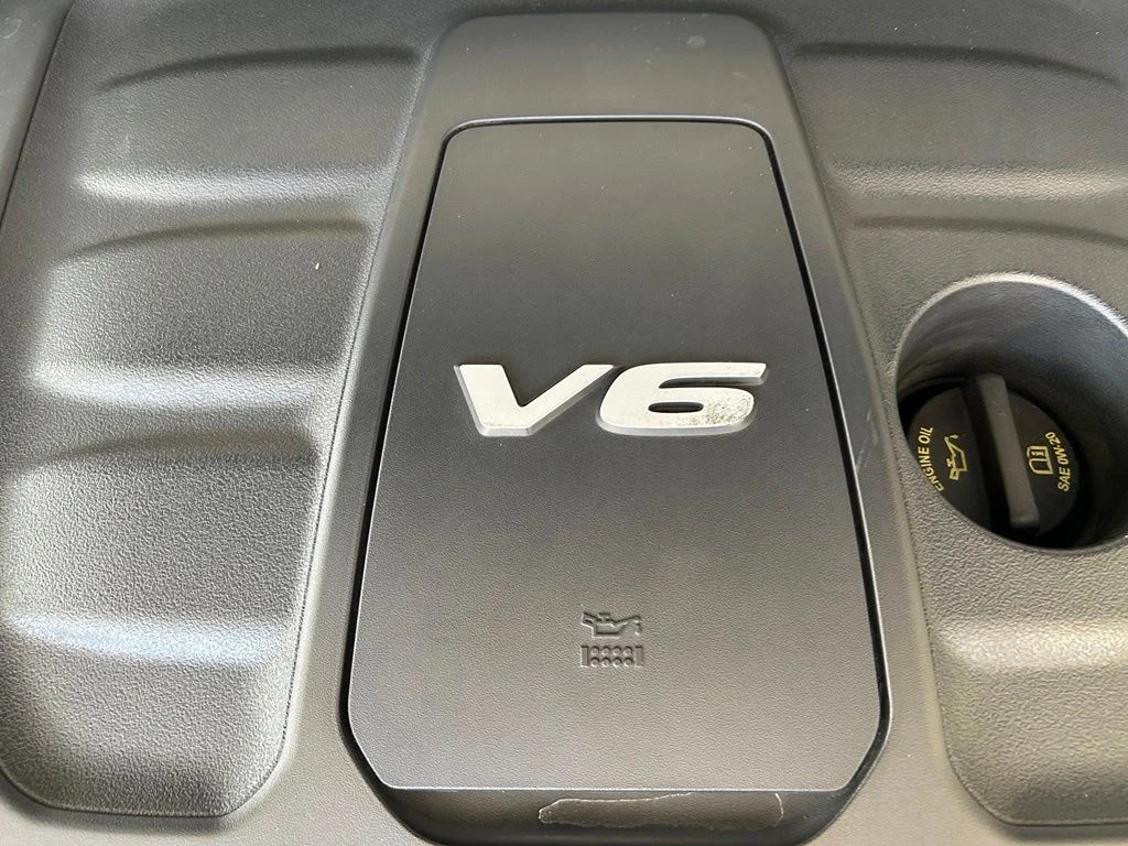 Used 2018 White Jeep Overland image 14