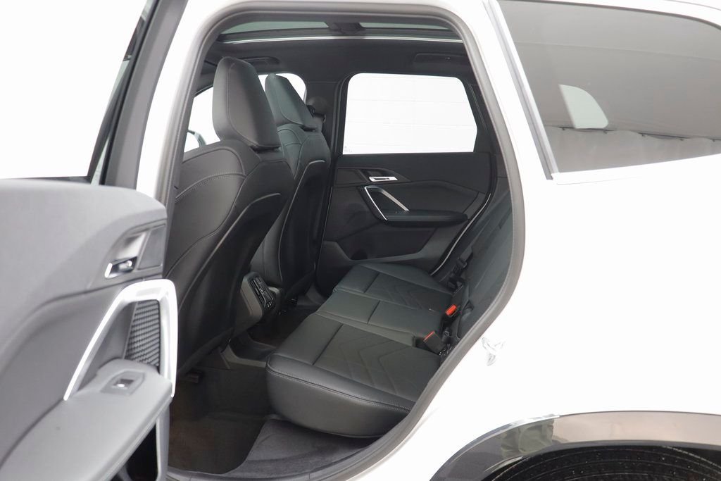 New 2026 Mineral White Metallic BMW xDrive28i image 14