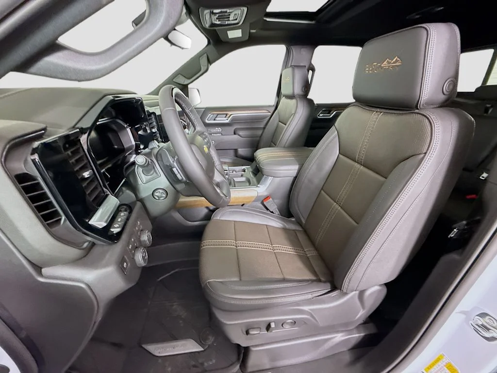 New 2026 White Chevrolet High Country image 21