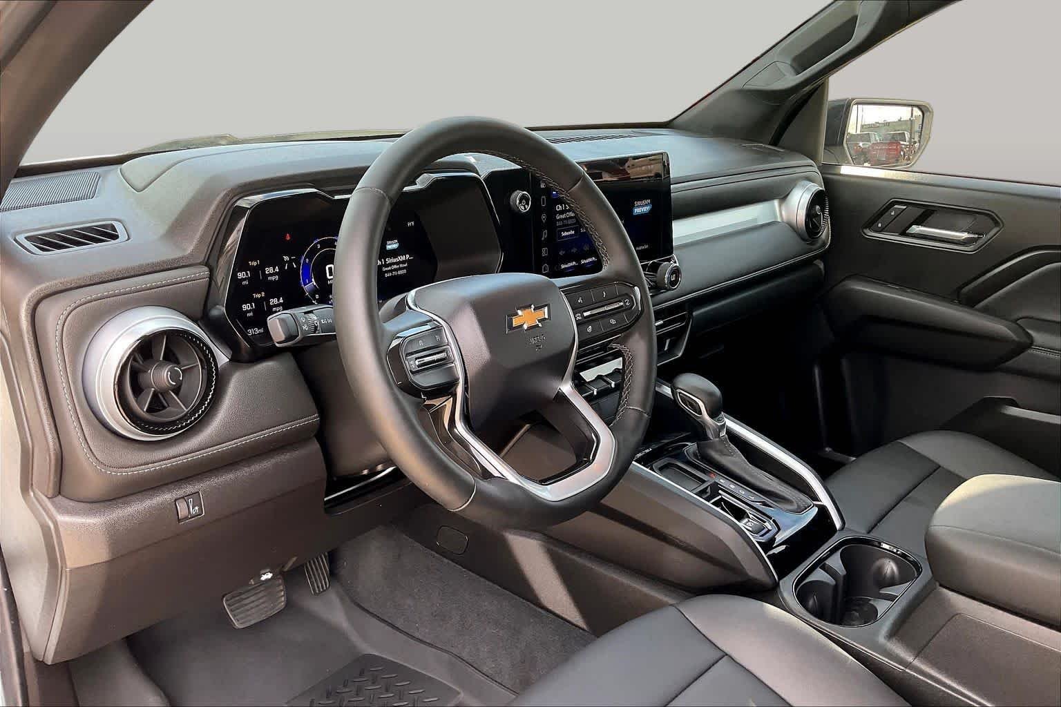 Used 2024 Summit White Chevrolet 2WD LT image 17