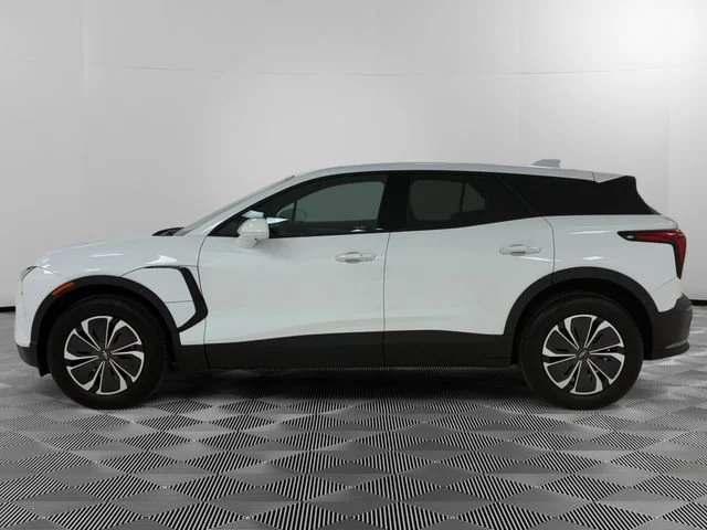 Certified Used 2025 Summit White Chevrolet LT image 2