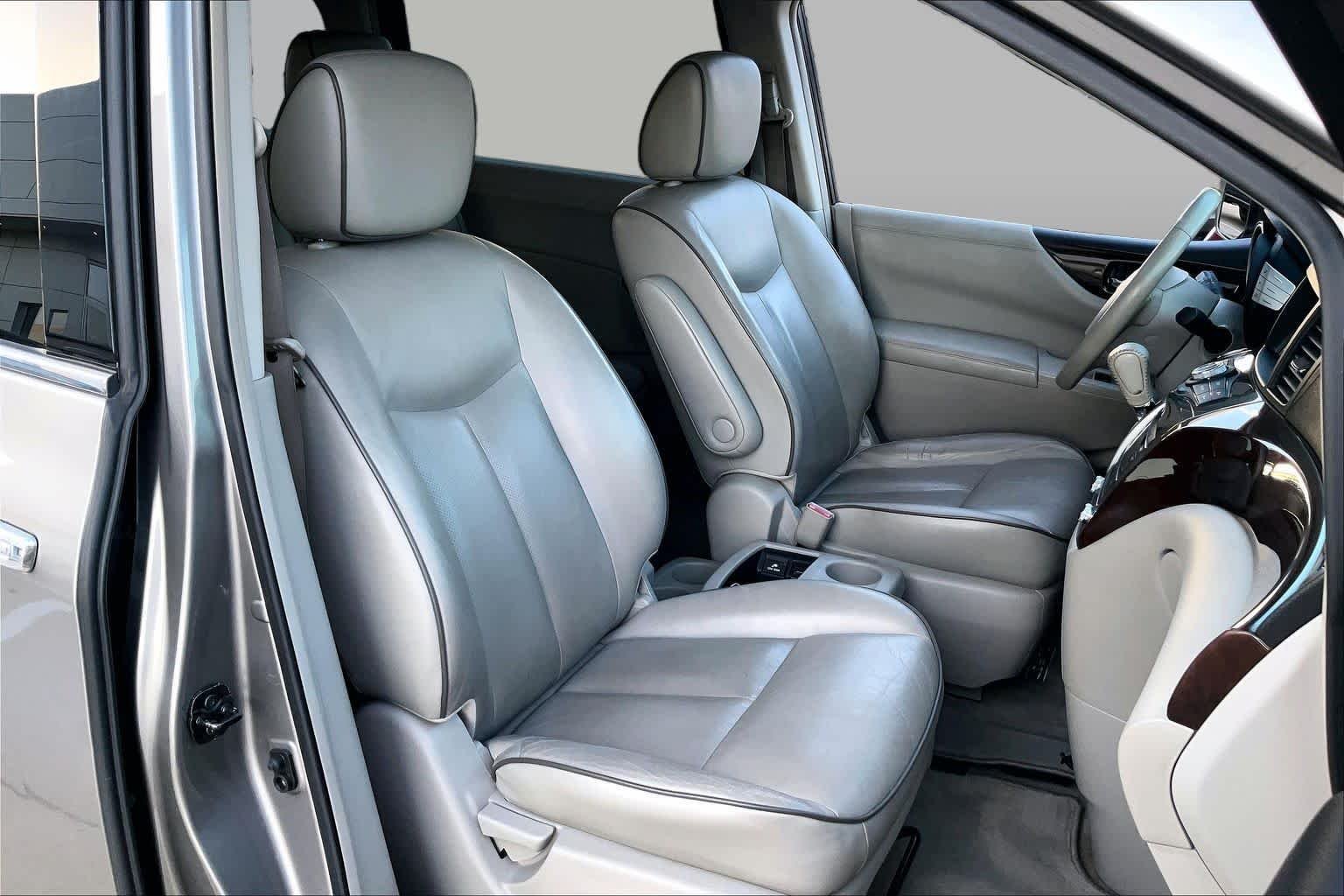 Used 2011 Platinum Graphite Nissan SL image 8