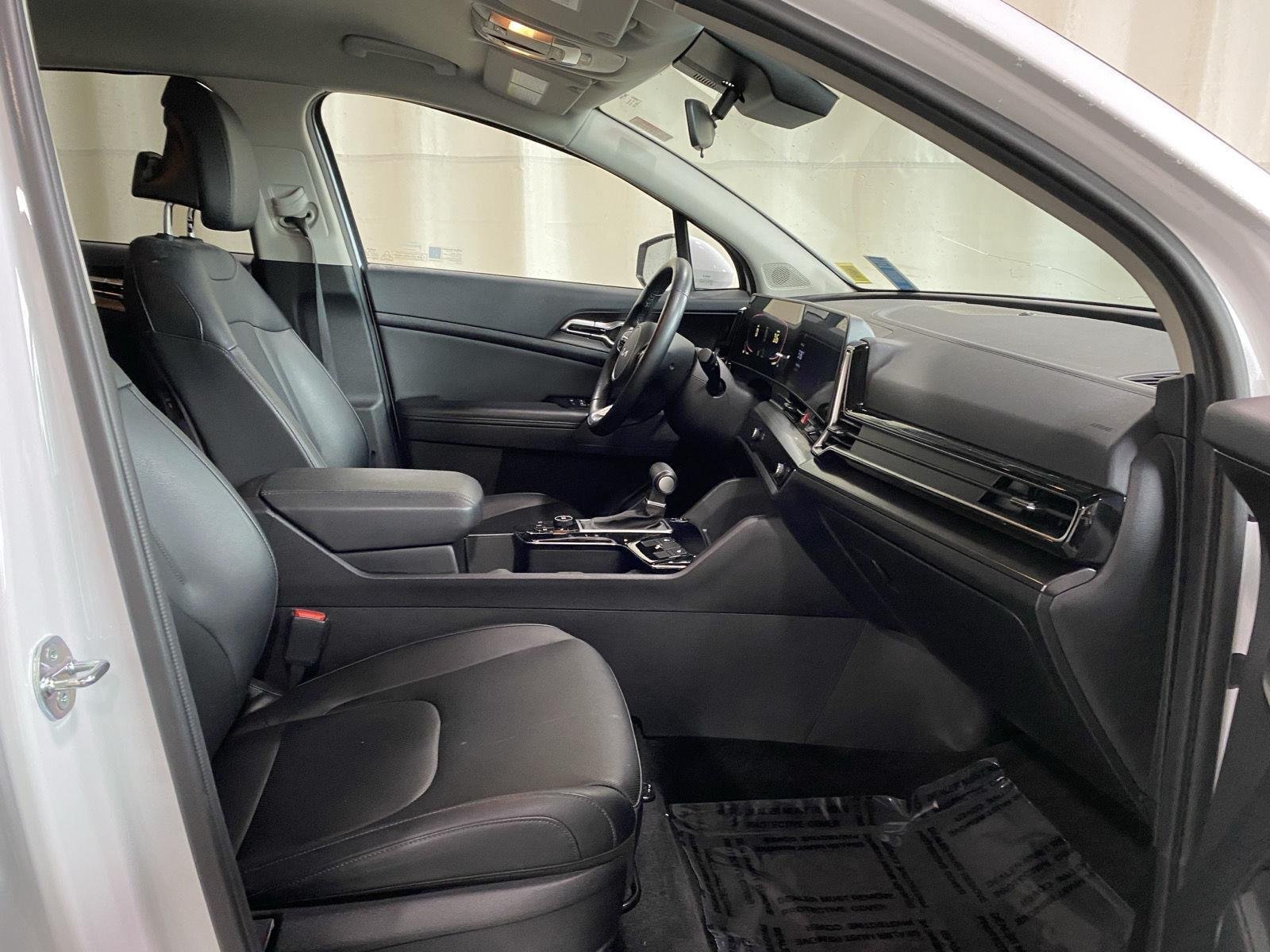Used 2024 Glacial White Pearl Kia EX image 11