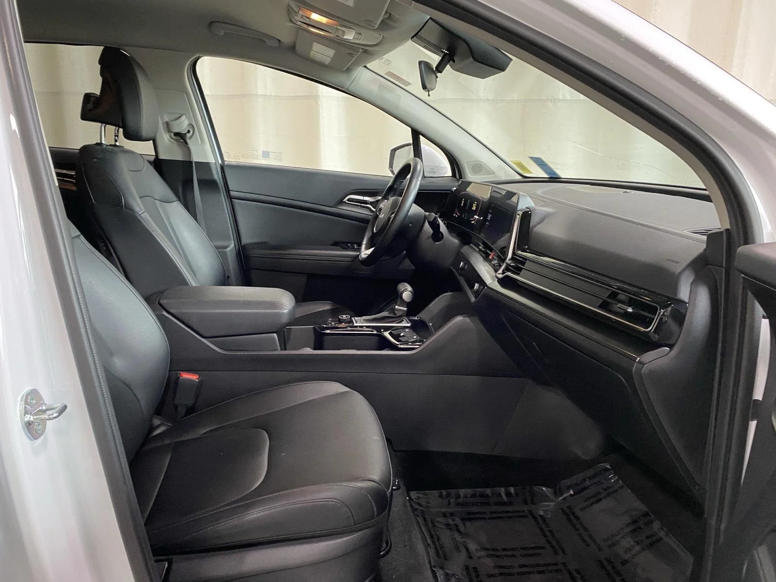 Used 2024 Glacial White Pearl Kia EX image 11