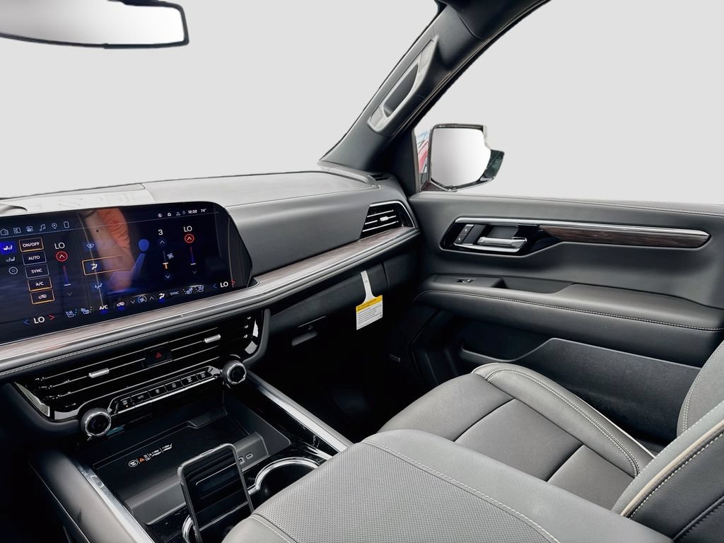 2026 Chevrolet Suburban Premier - Photo 25