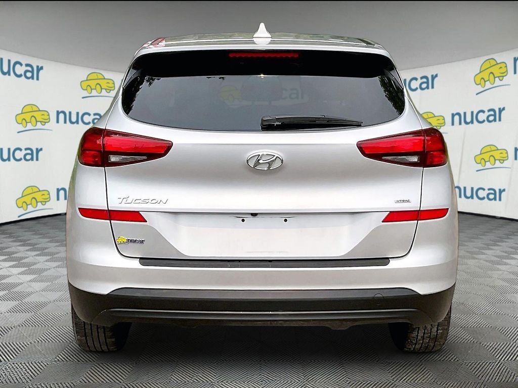 Used 2019 Silver Hyundai SE image 5