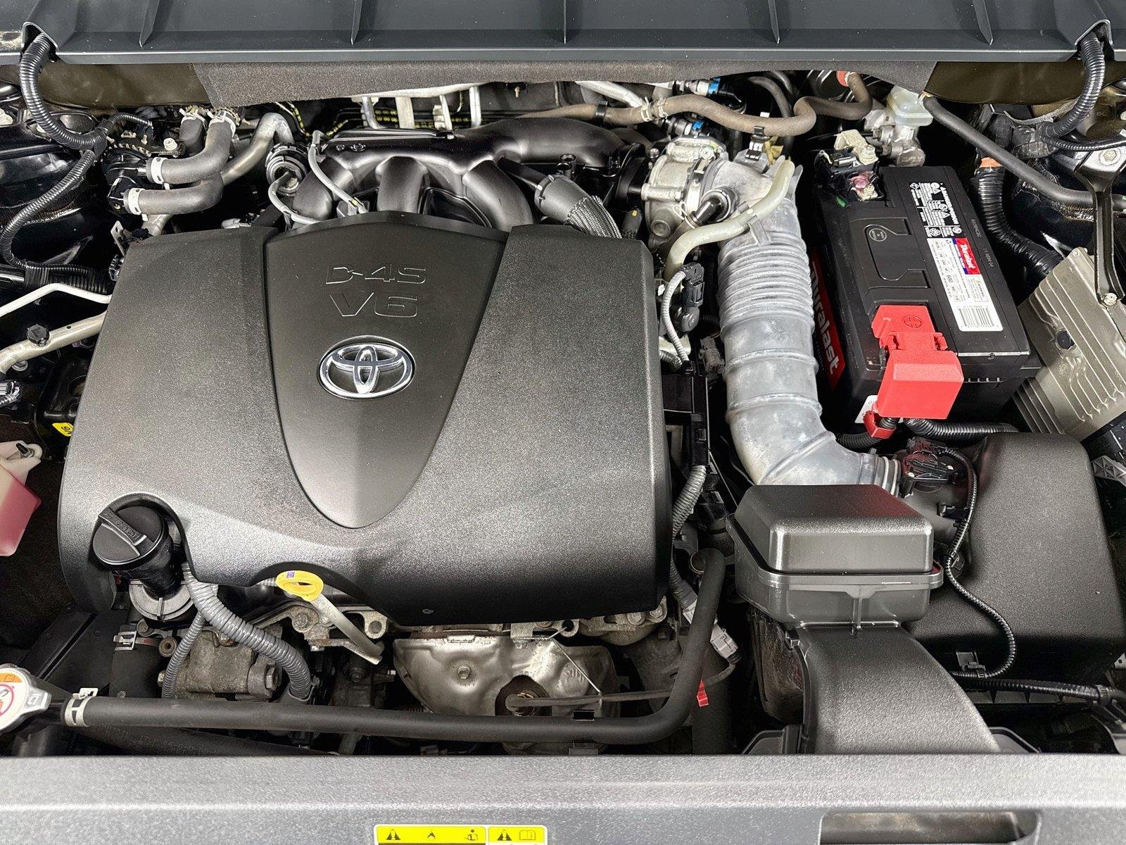 Used 2021 Midnight Black Metallic Toyota XLE image 43