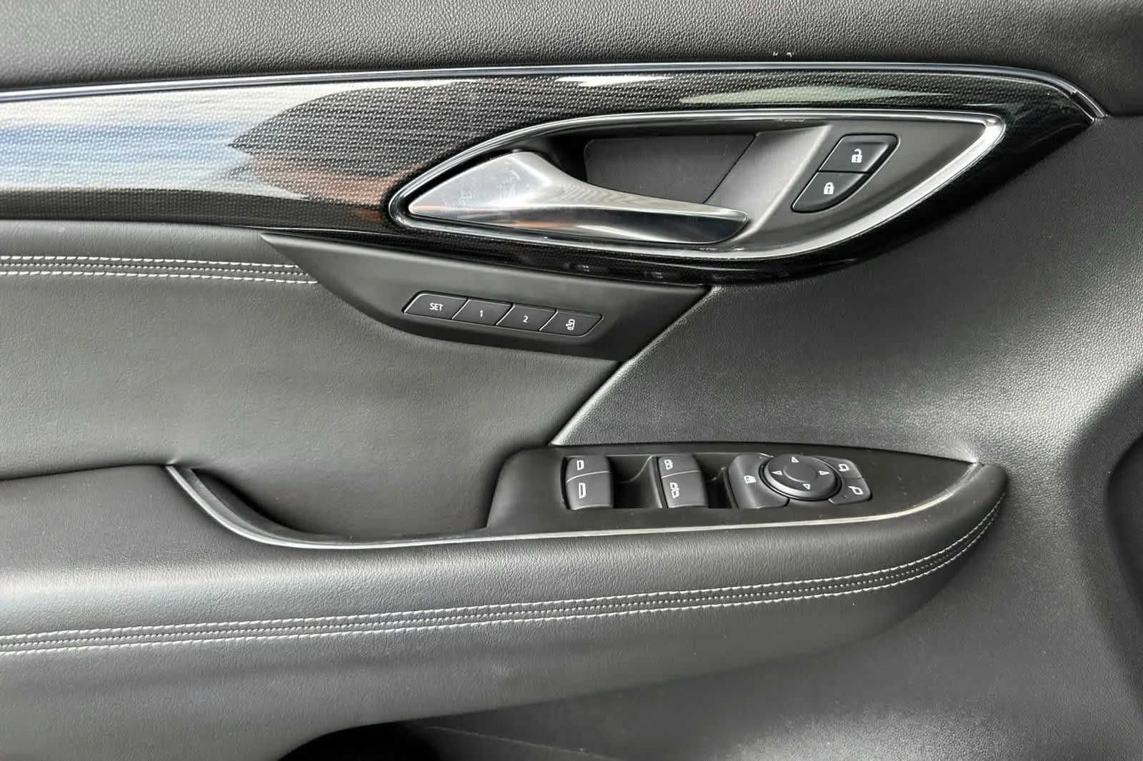 Certified Used 2022 Summit White Buick Essence image 12