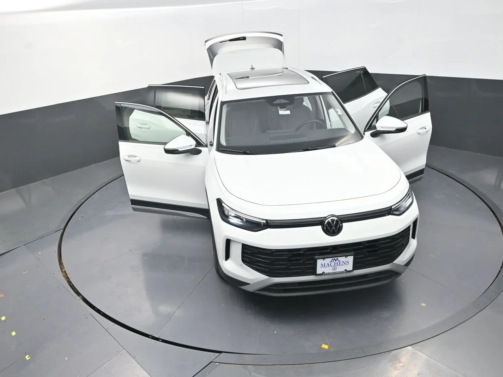 2026 Volkswagen Tiguan SE - Photo 30