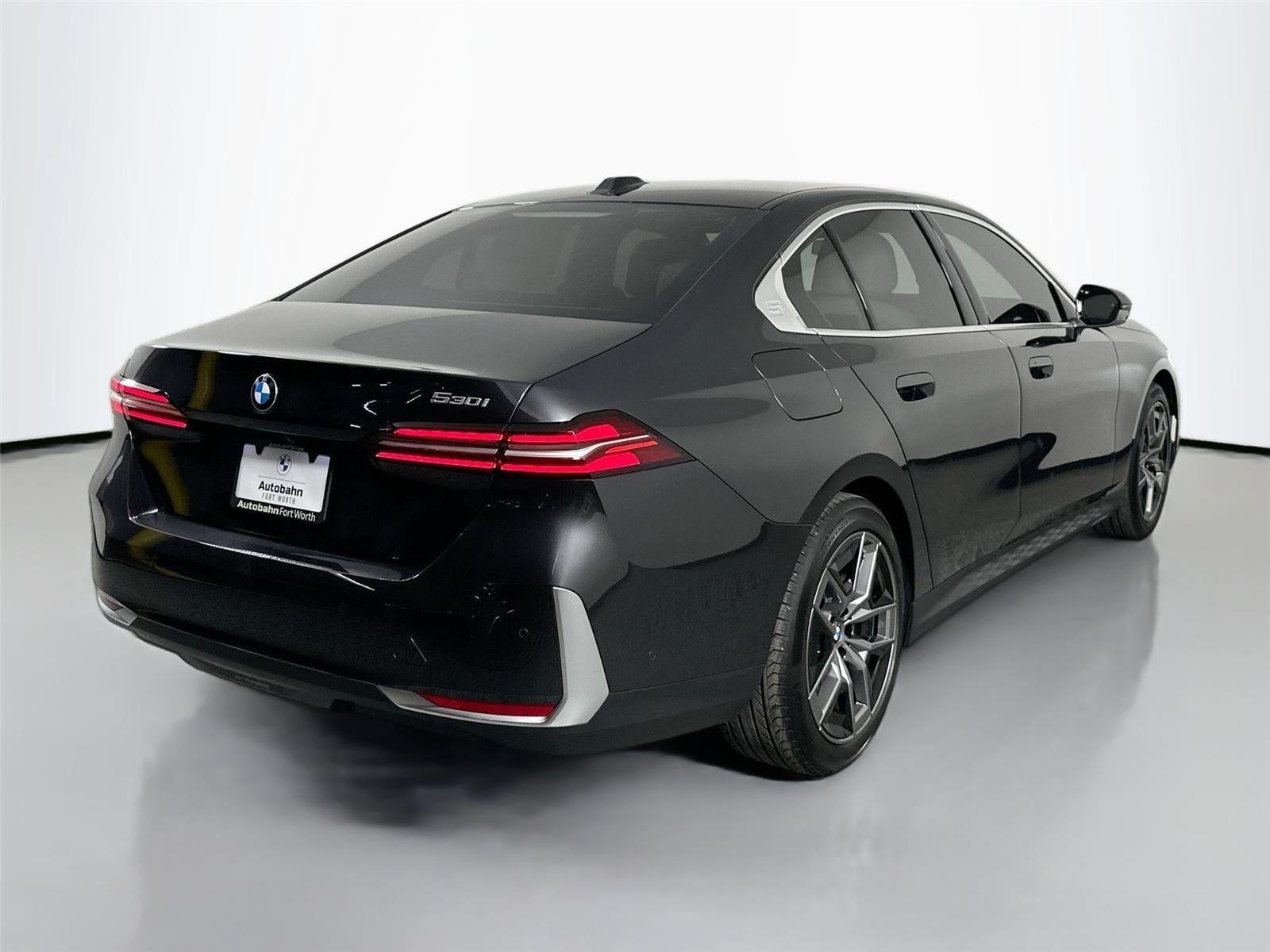 Certified Used 2026 Dark Graphite Metallic BMW 530i image 5