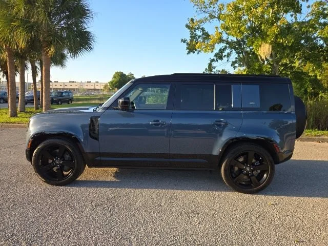 Used 2024 Blue Land Rover X-Dynamic SE image 2