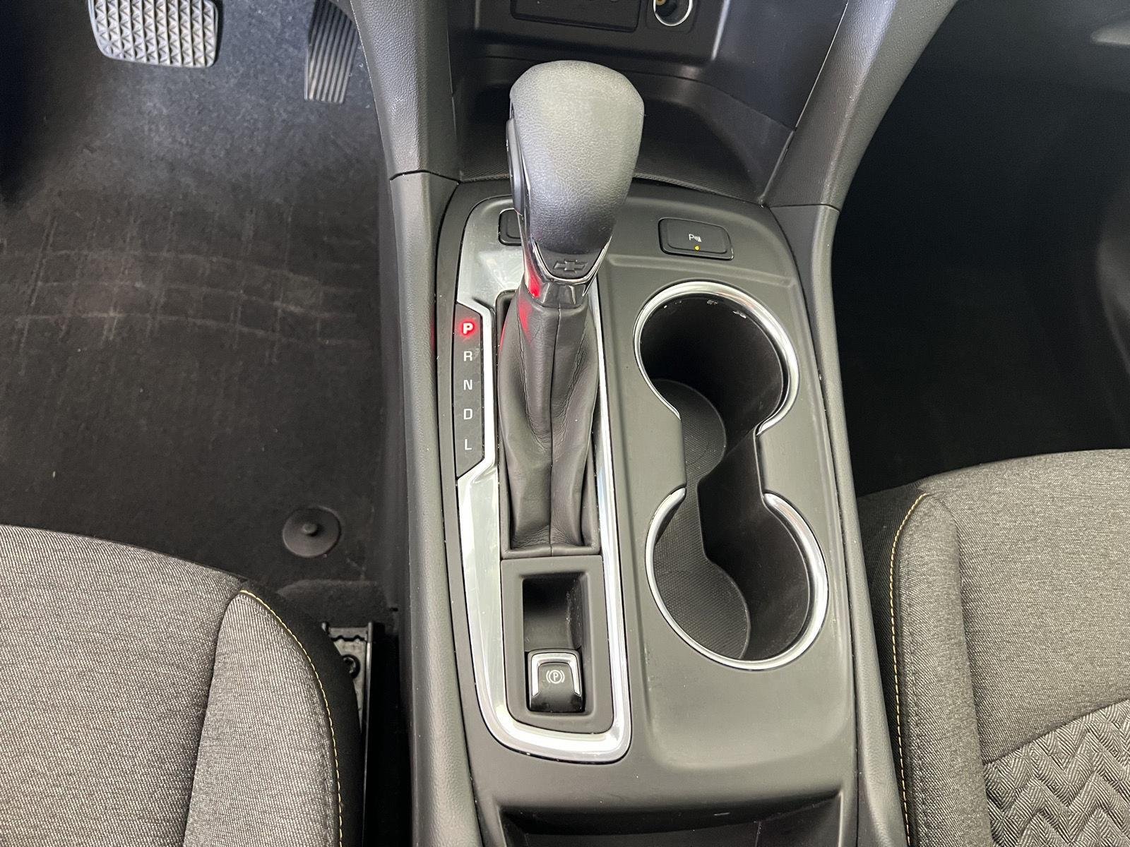 Used 2022 Summit White Chevrolet LT image 17