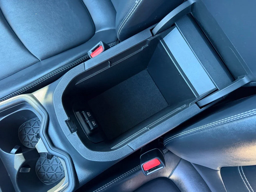 Used 2019 Lunar Toyota XLE Premium image 26