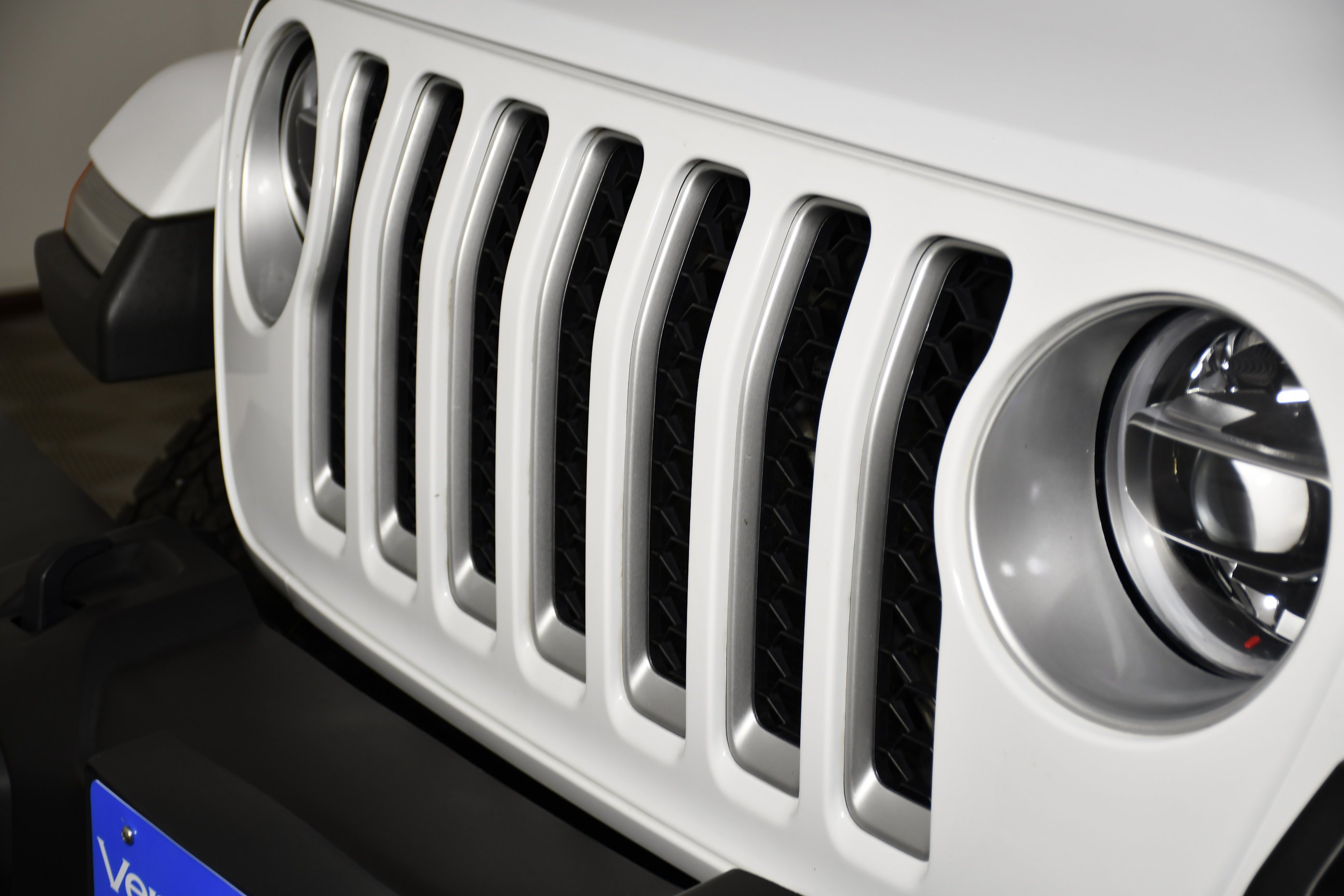 Used 2021 Bright White Clearcoat Jeep Overland image 11