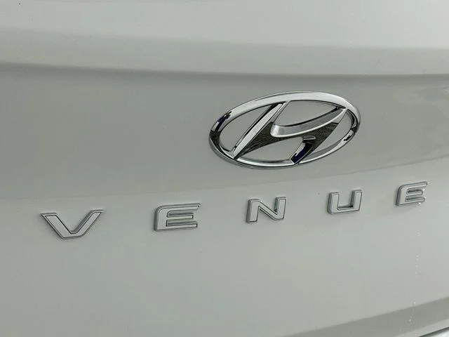 New 2026 White Hyundai SE image 21