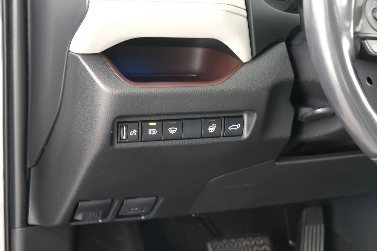 Used 2019 Silver Toyota Limited image 27