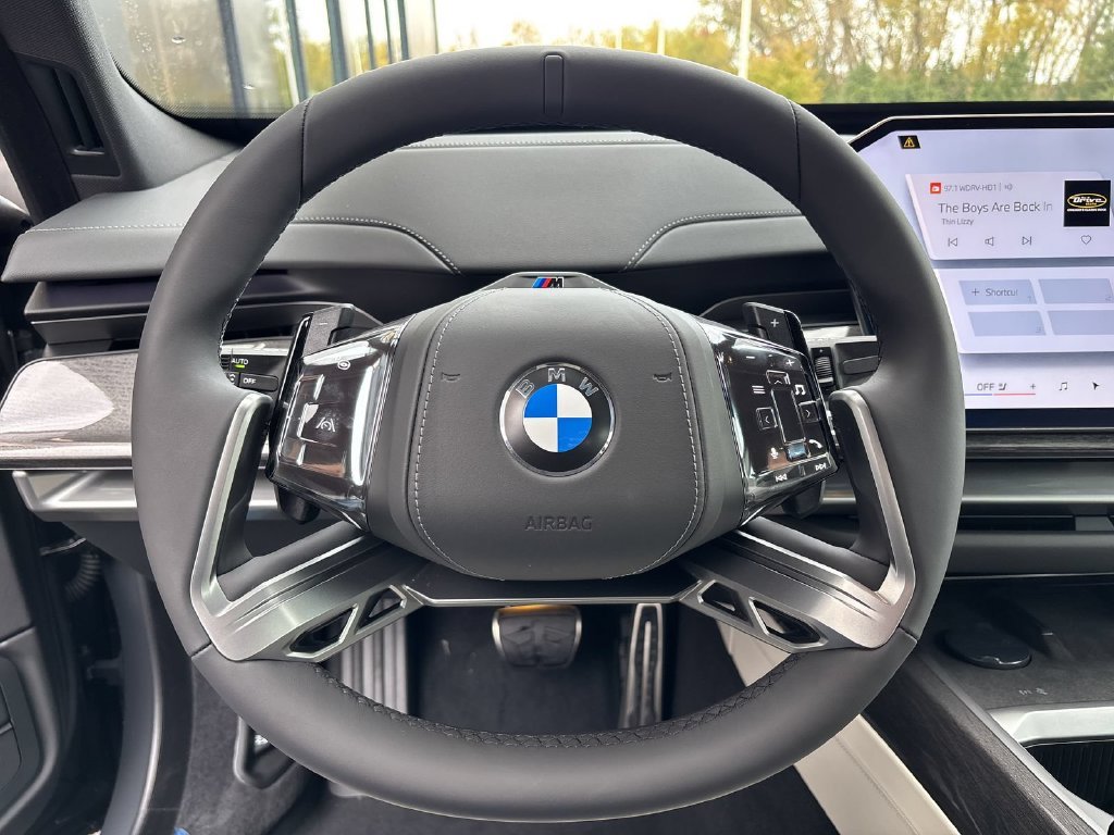 New 2027 Dravit Grey Metallic BMW  image 17