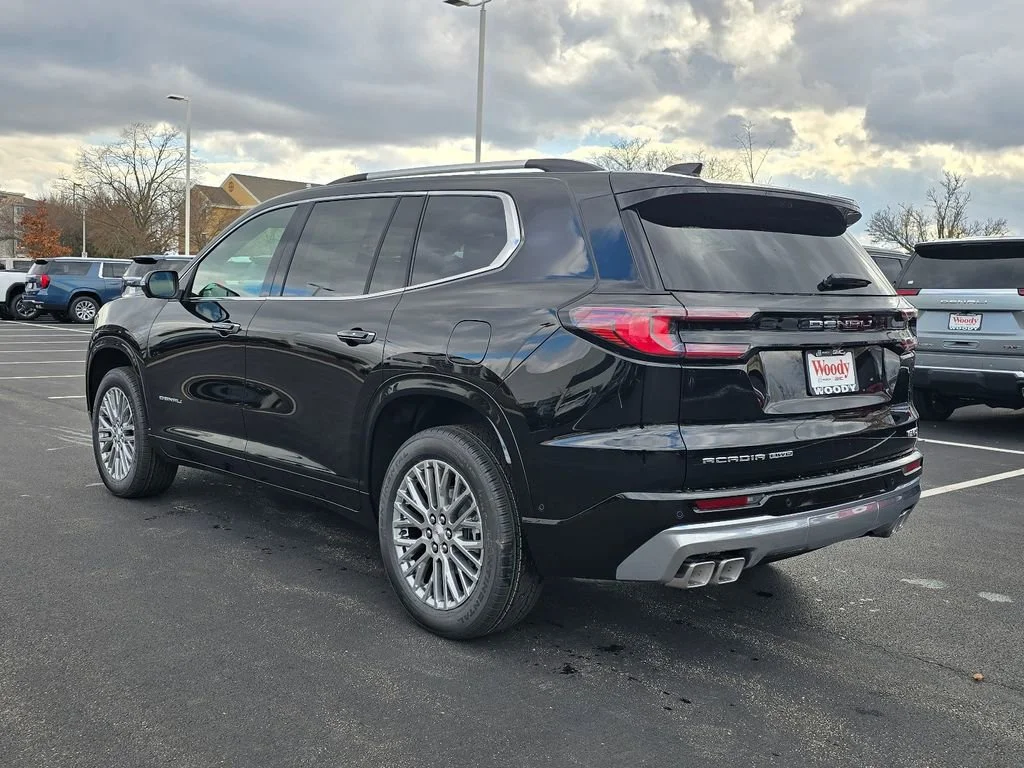 2026 GMC Acadia Denali - Photo 7