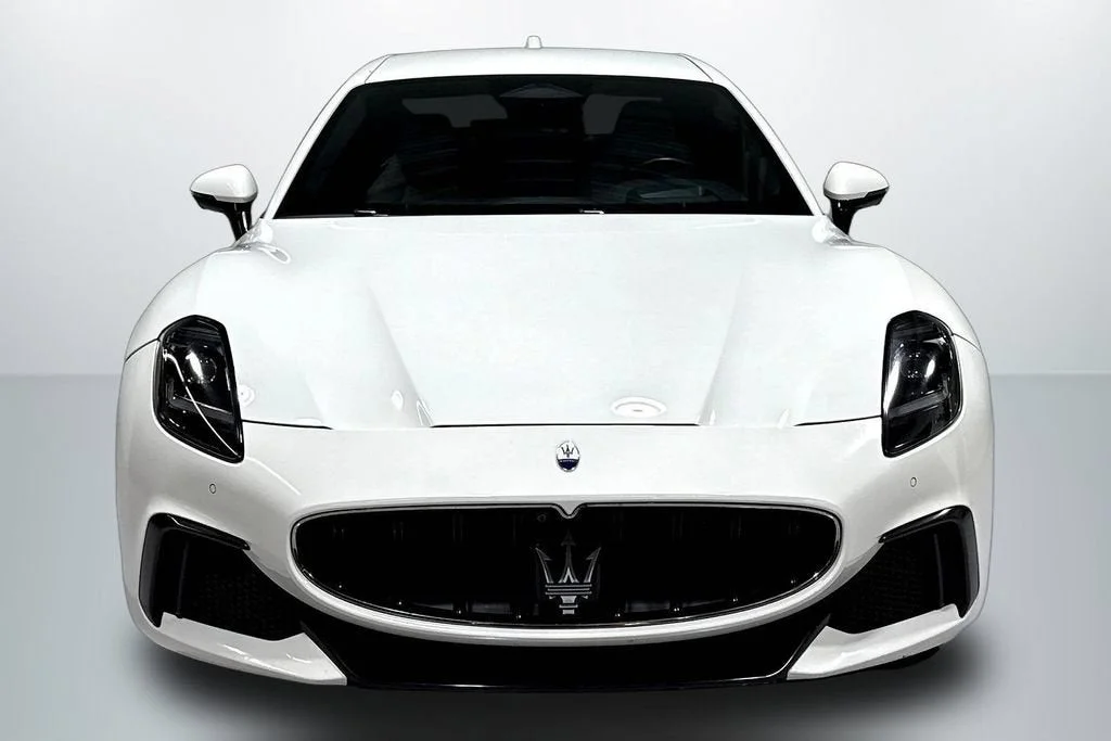 Used 2024 Bianco Solid Maserati Trofeo image 2