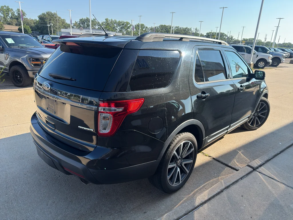 Used 2015 Bronze Fire Metallic Tinted Clearcoat Ford XLT image 6