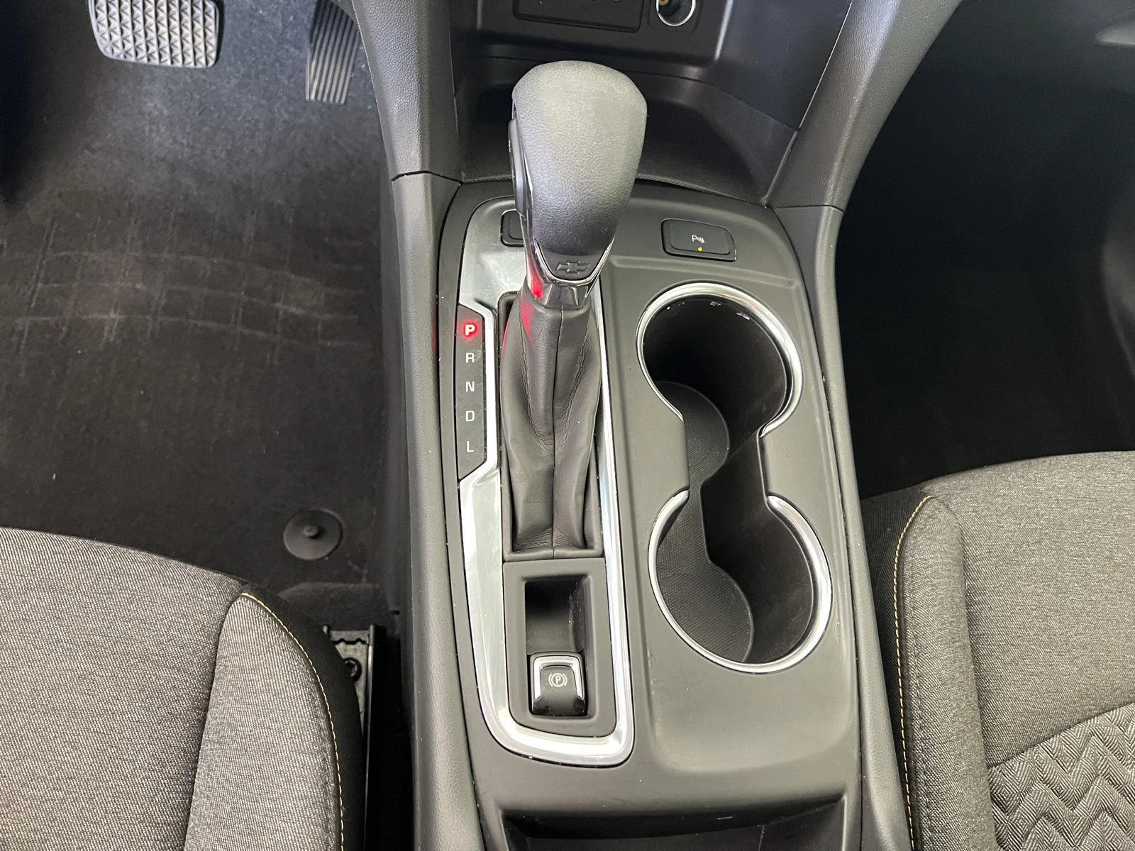 Used 2022 Summit White Chevrolet LT image 17
