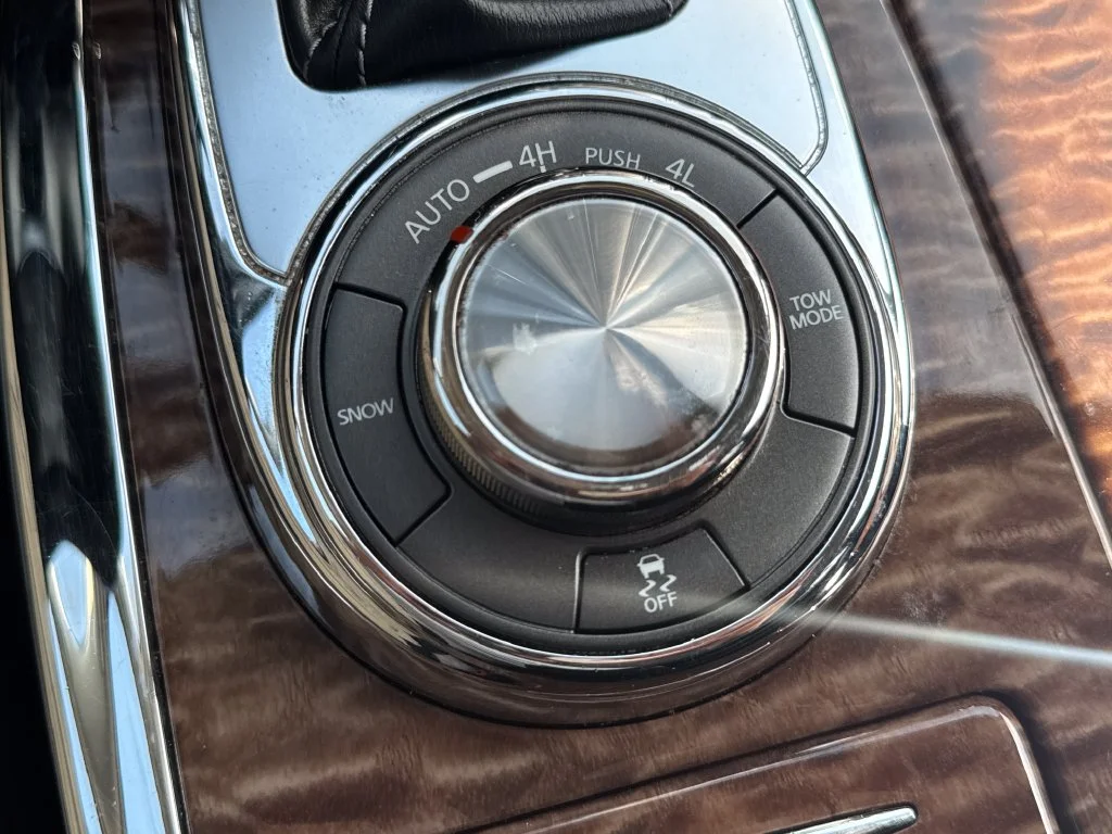 Used 2020 Gray Nissan Platinum image 30