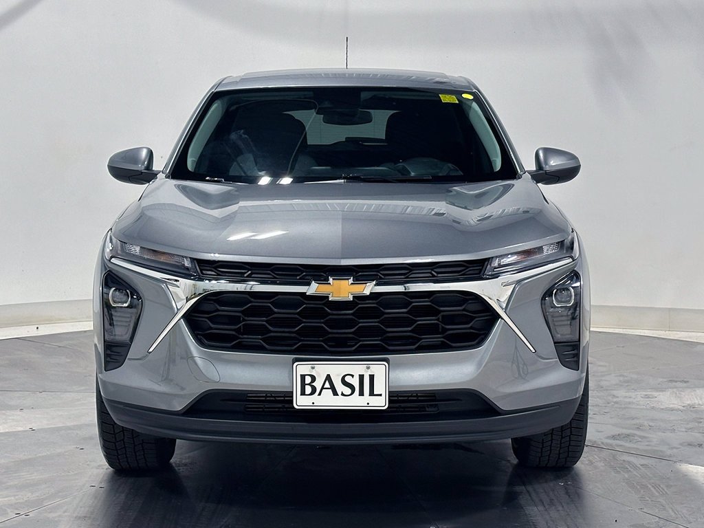 Used 2024 Gray Chevrolet LS image 9