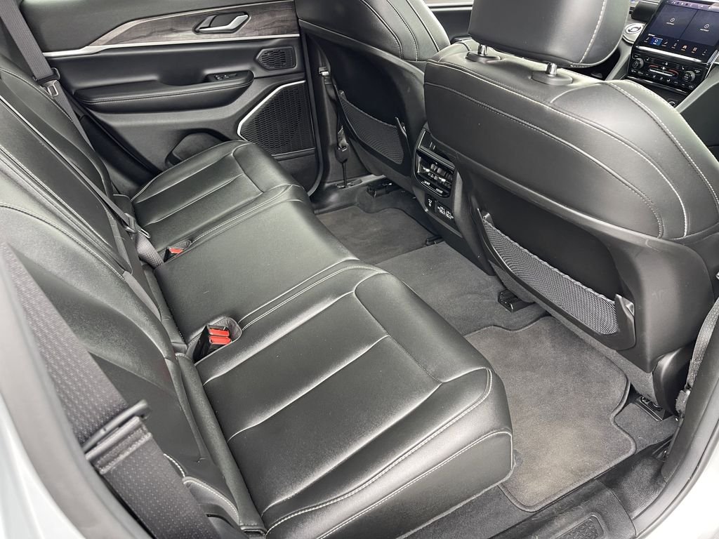 Used 2024 Silver Jeep 4xe image 24